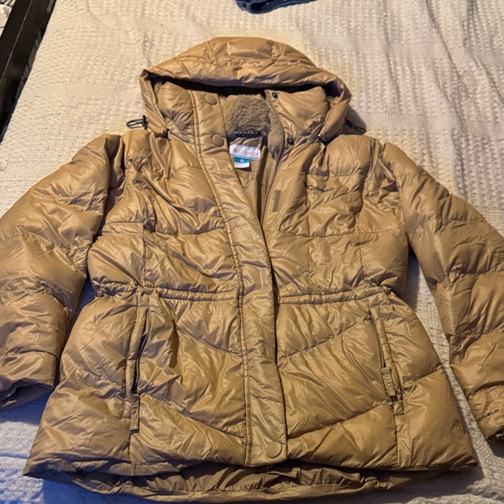 Columbia Tan Jacket with Faux Fur Collar